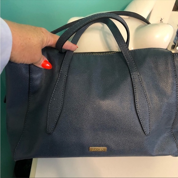 Danier Pebbled leather MultiWare bag - Picture 7 of 9